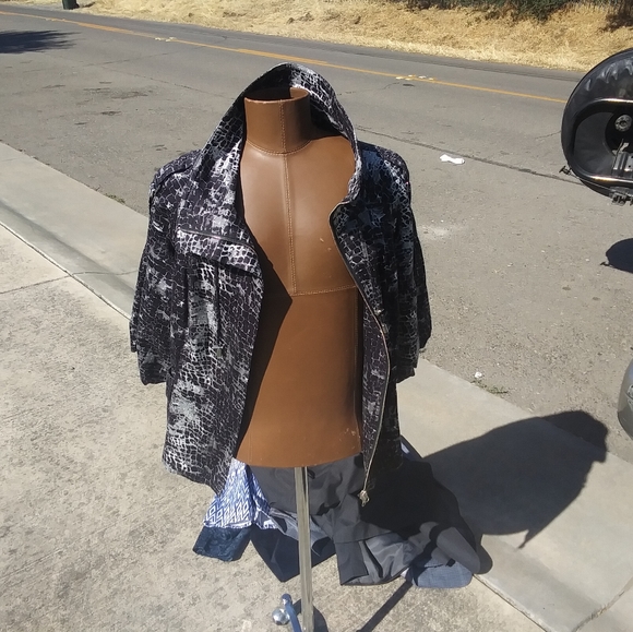 Laura max jacket - Picture 7 of 8